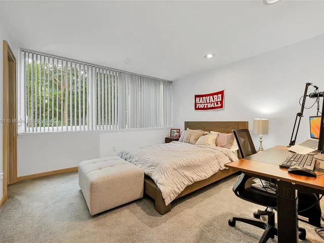 4994 Hammock Lake Dr, Coral Gables FL 33156