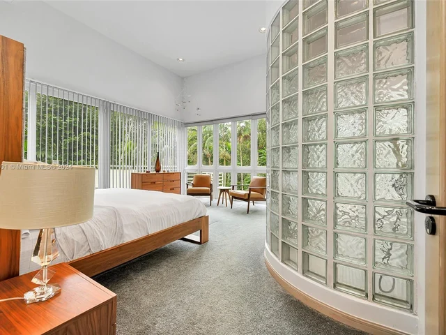 4994 Hammock Lake Dr, Coral Gables FL 33156