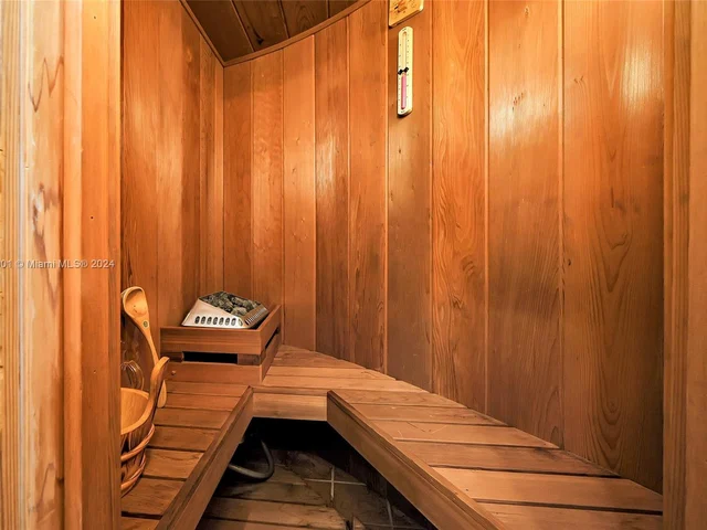 4994 Hammock Lake Dr, Coral Gables FL 33156