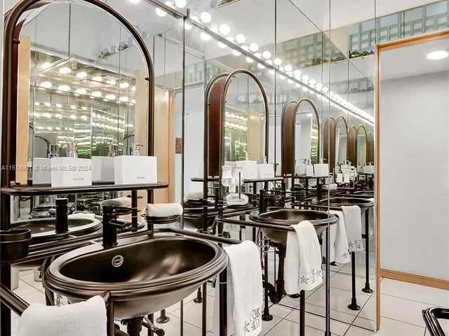 4994 Hammock Lake Dr, Coral Gables FL 33156