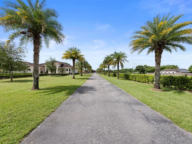 21500 SW 232nd St, Homestead FL 33031