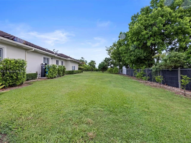 21500 SW 232nd St, Homestead FL 33031