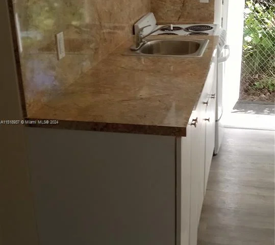 665 NE 85th St # 4, Miami FL 33138