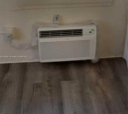 665 NE 85th St # 4, Miami FL 33138