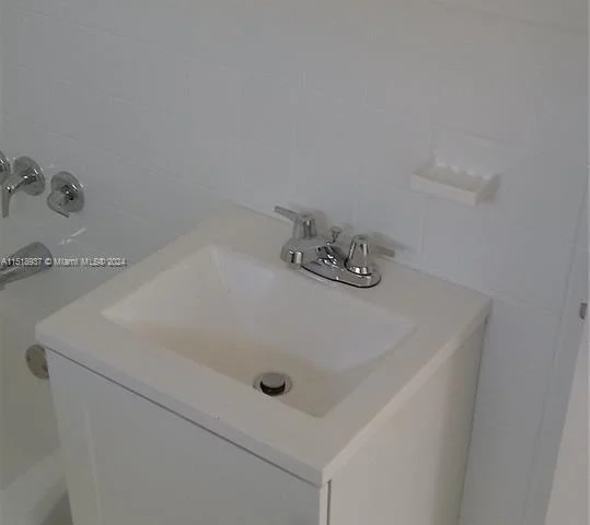 665 NE 85th St # 4, Miami FL 33138