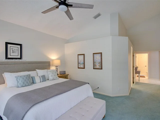 9149 Baybury Ln, West Palm Beach FL 33411