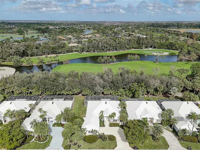 9149 Baybury Ln, West Palm Beach FL 33411