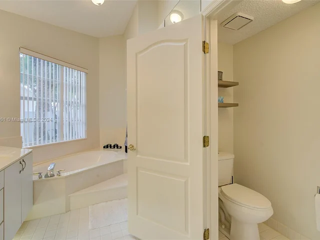 9149 Baybury Ln, West Palm Beach FL 33411