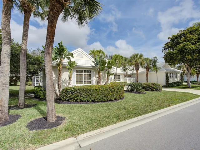 9149 Baybury Ln, West Palm Beach FL 33411