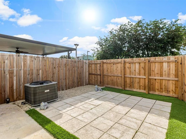 14378 SW 258th Ln, Homestead FL 33032