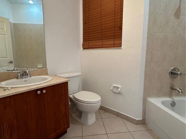 8900 NW 107th Ct # 3, Doral FL 33178