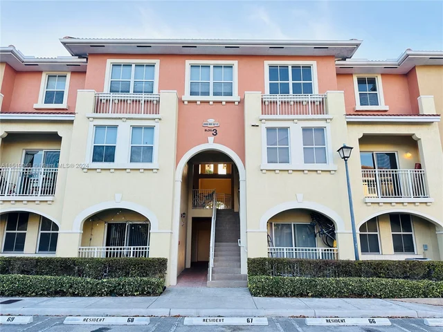 8900 NW 107th Ct # 3, Doral FL 33178