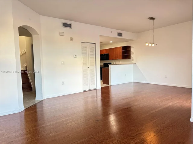 8900 NW 107th Ct # 3, Doral FL 33178