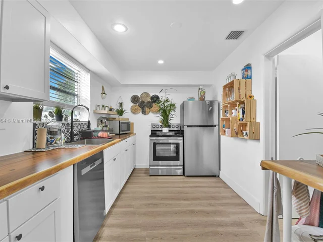 930 Little River Dr, Miami FL 33150