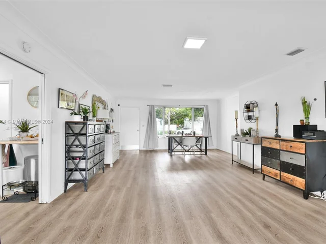 930 Little River Dr, Miami FL 33150