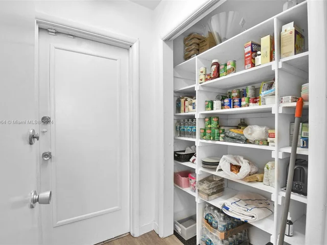 930 Little River Dr, Miami FL 33150