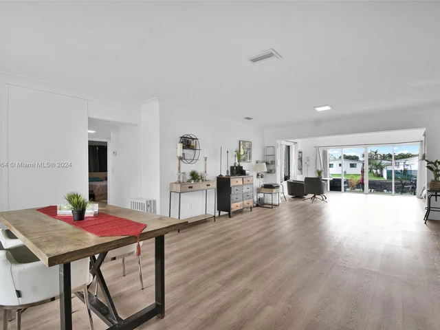 930 Little River Dr, Miami FL 33150