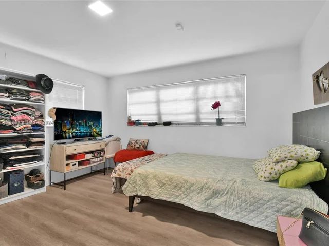 930 Little River Dr, Miami FL 33150