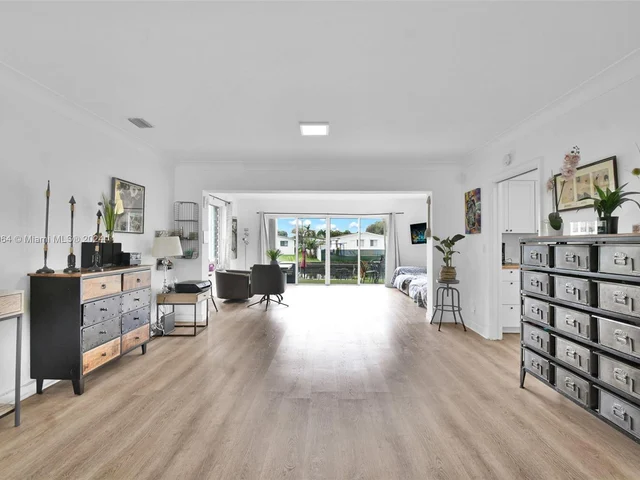 930 Little River Dr, Miami FL 33150