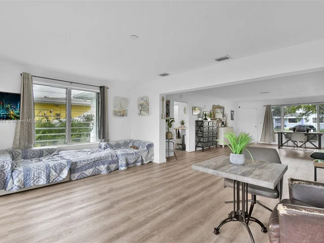 930 Little River Dr, Miami FL 33150