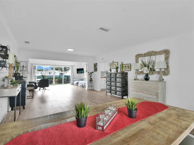 930 Little River Dr, Miami FL 33150