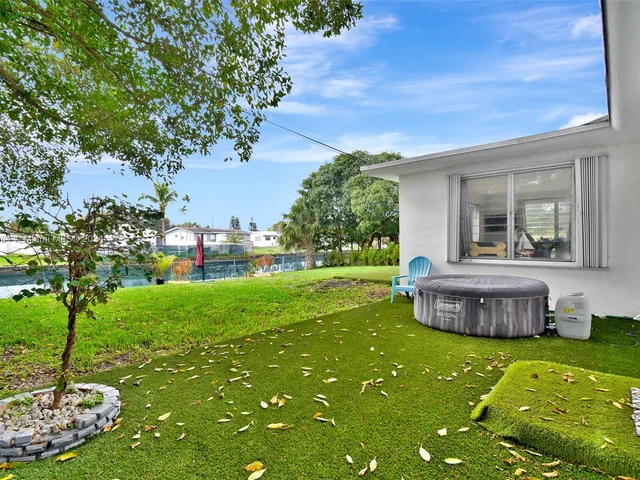 930 Little River Dr, Miami FL 33150