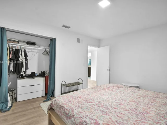 930 Little River Dr, Miami FL 33150