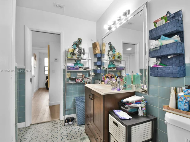 930 Little River Dr, Miami FL 33150