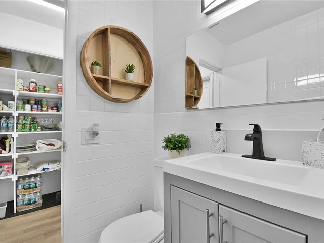 930 Little River Dr, Miami FL 33150