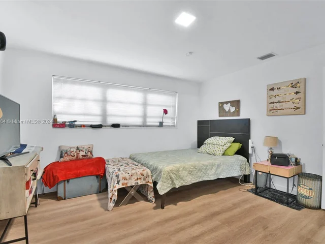 930 Little River Dr, Miami FL 33150