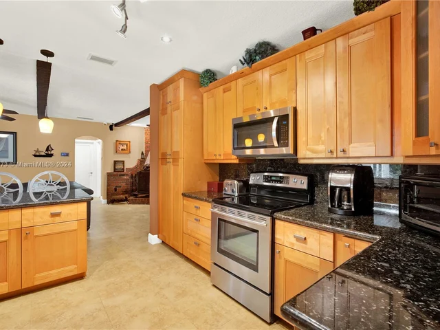 7421 SW 145th Ter, Palmetto Bay FL 33158