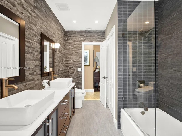 7421 SW 145th Ter, Palmetto Bay FL 33158