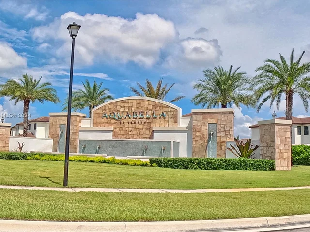 11416 W 33rd Way # 11416, Hialeah FL 33018