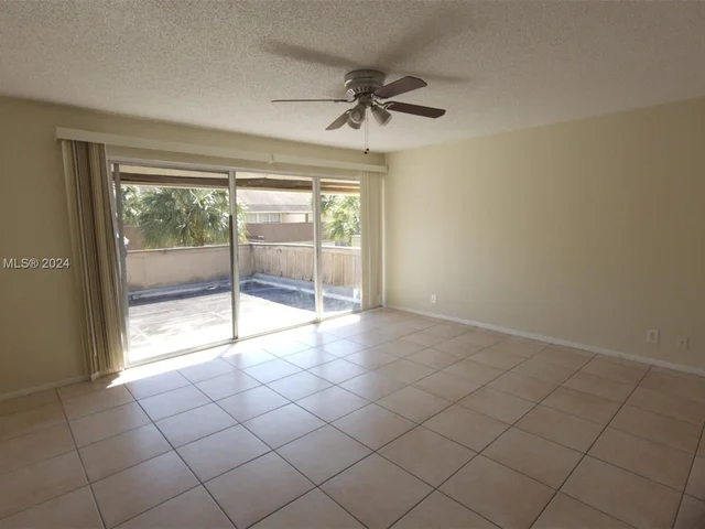 8201 NW 9th Ct # 3, Plantation FL 33324