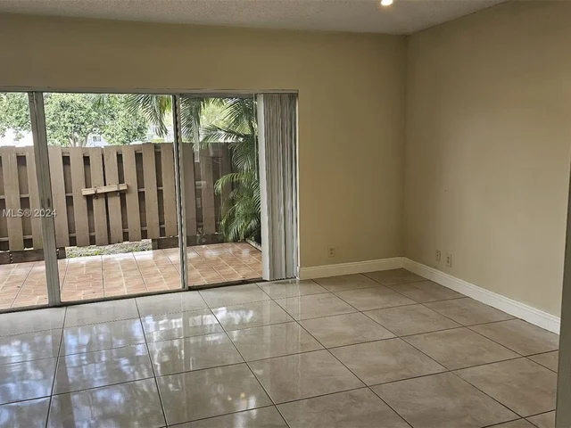 8201 NW 9th Ct # 3, Plantation FL 33324