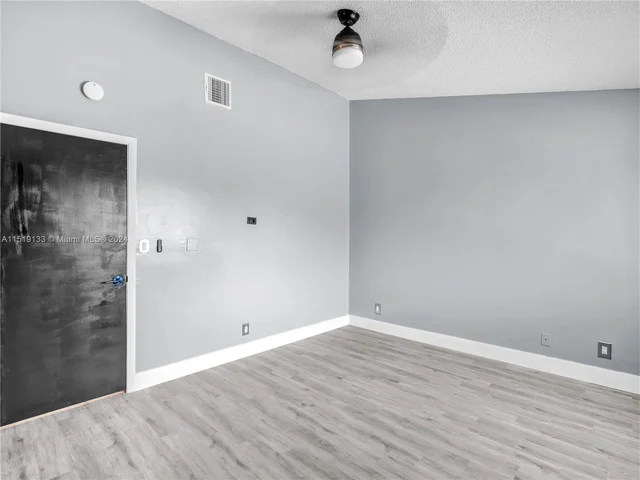 1245 SUSSEX DR, Fort Lauderdale FL 33068