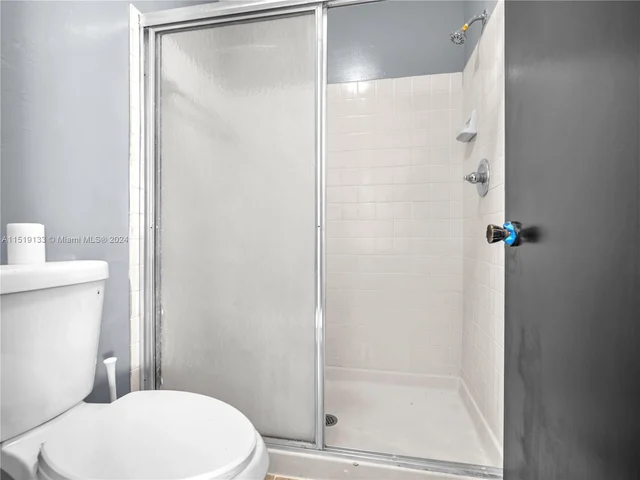 1245 SUSSEX DR, Fort Lauderdale FL 33068