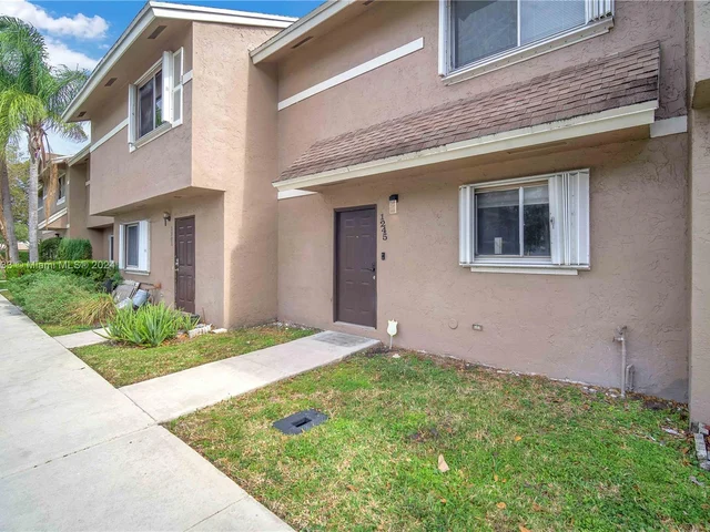 1245 SUSSEX DR, Fort Lauderdale FL 33068
