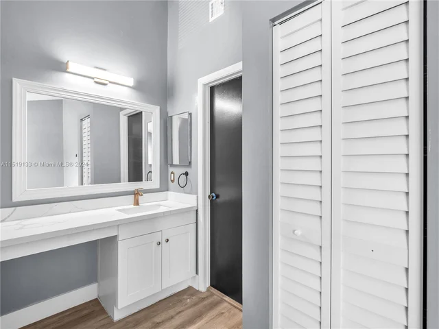 1245 SUSSEX DR, Fort Lauderdale FL 33068