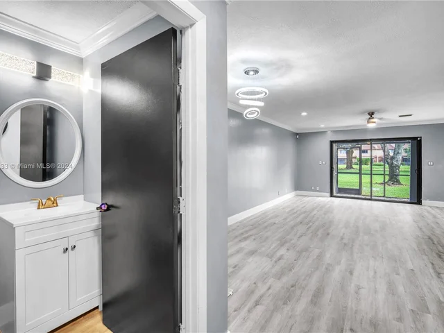 1245 SUSSEX DR, Fort Lauderdale FL 33068