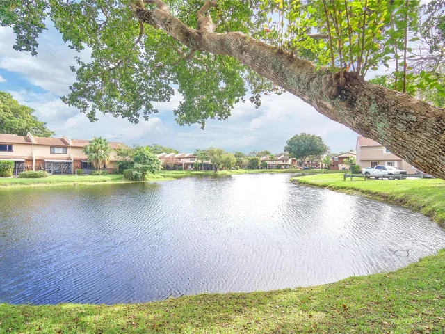 1245 SUSSEX DR, Fort Lauderdale FL 33068