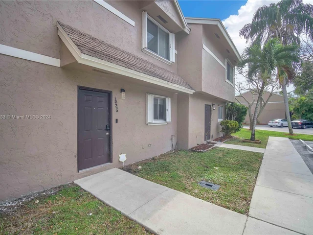 1245 SUSSEX DR, Fort Lauderdale FL 33068