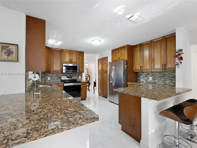 17506 NW 8th St, Pembroke Pines FL 33029