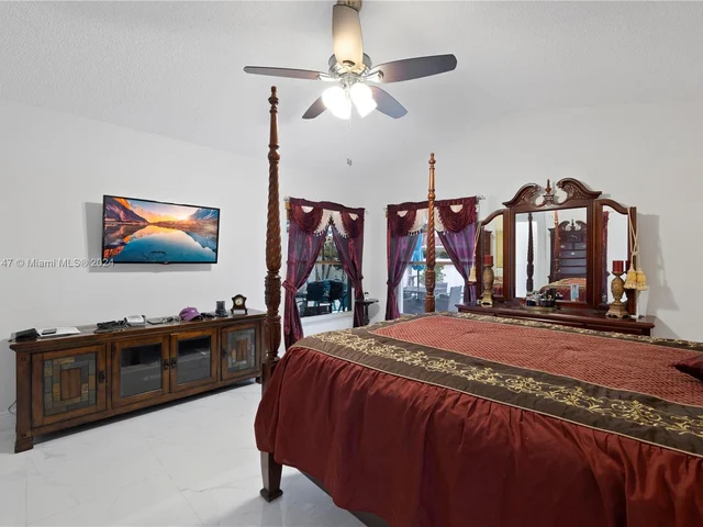 17506 NW 8th St, Pembroke Pines FL 33029