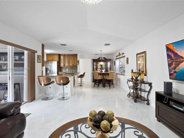 17506 NW 8th St, Pembroke Pines FL 33029