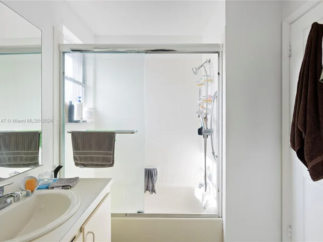 17506 NW 8th St, Pembroke Pines FL 33029