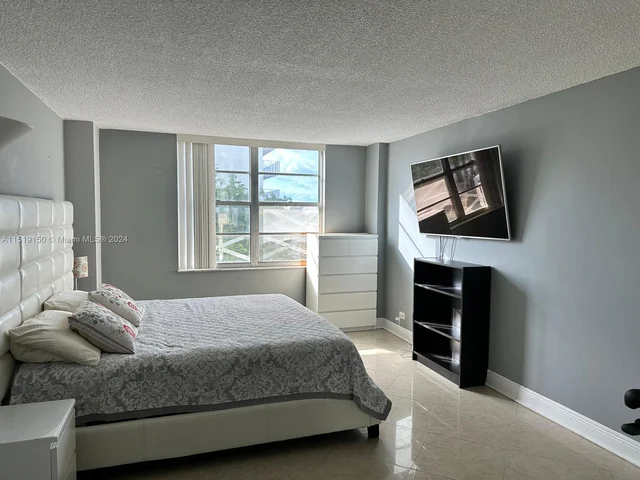 301 174th St # 409, Sunny Isles Beach FL 33160