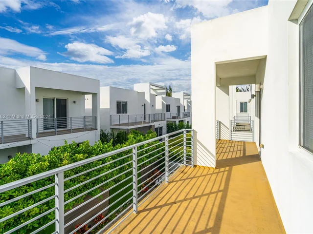 6830 NW 103rd Ave # 6830, Doral FL 33178