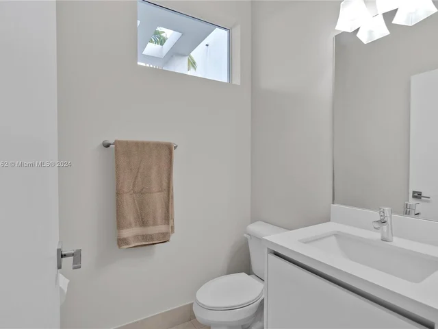 6830 NW 103rd Ave # 6830, Doral FL 33178