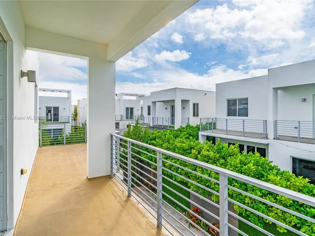 6830 NW 103rd Ave # 6830, Doral FL 33178